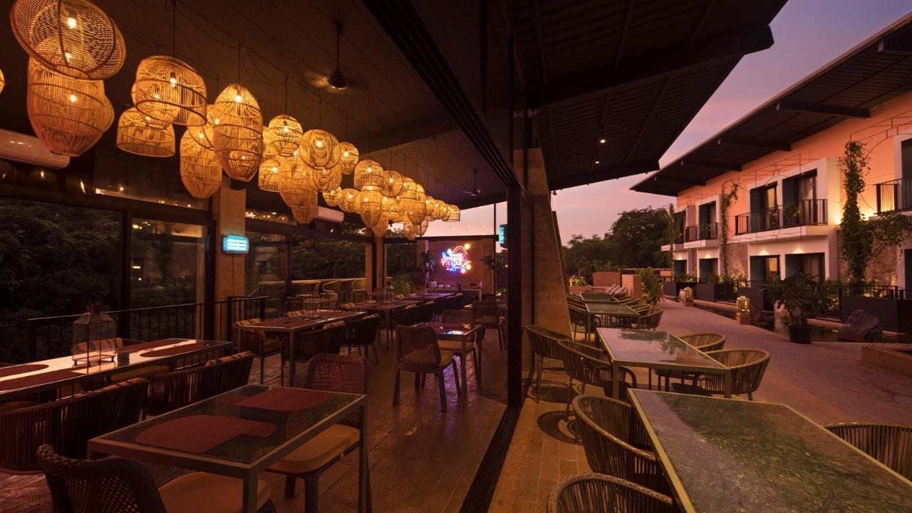East India House Hotell Gorai Exteriör bild