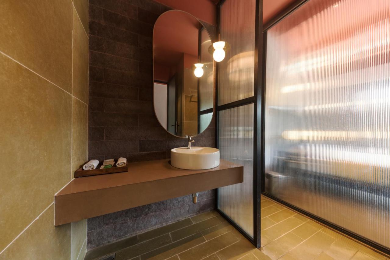 East India House Hotell Gorai Exteriör bild